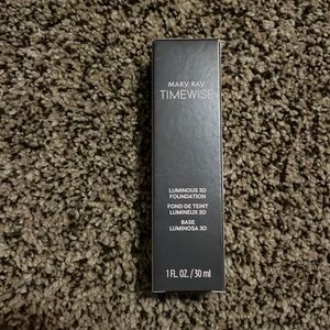 Mary kay luminous foundation